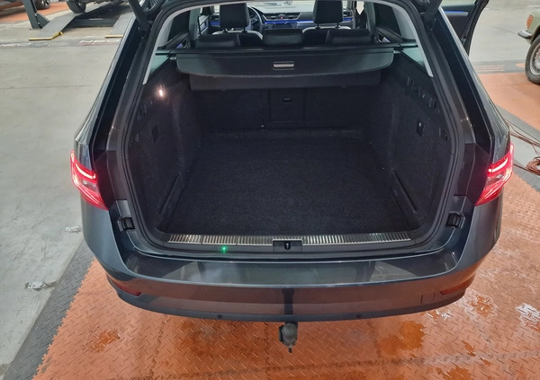 Skoda Superb cena 70900 przebieg: 198445, rok produkcji 2016 z Warszawa małe 781